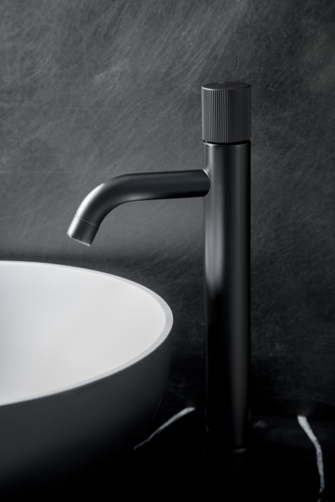 Смеситель STICK для умывальника высокий BOHEME Gun Metal LINEA